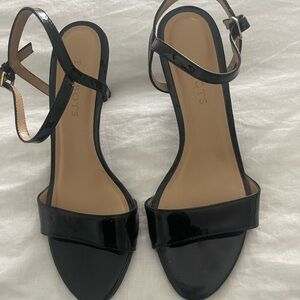 Women’s Talbots Patent leather strappy heels. Size 7.5